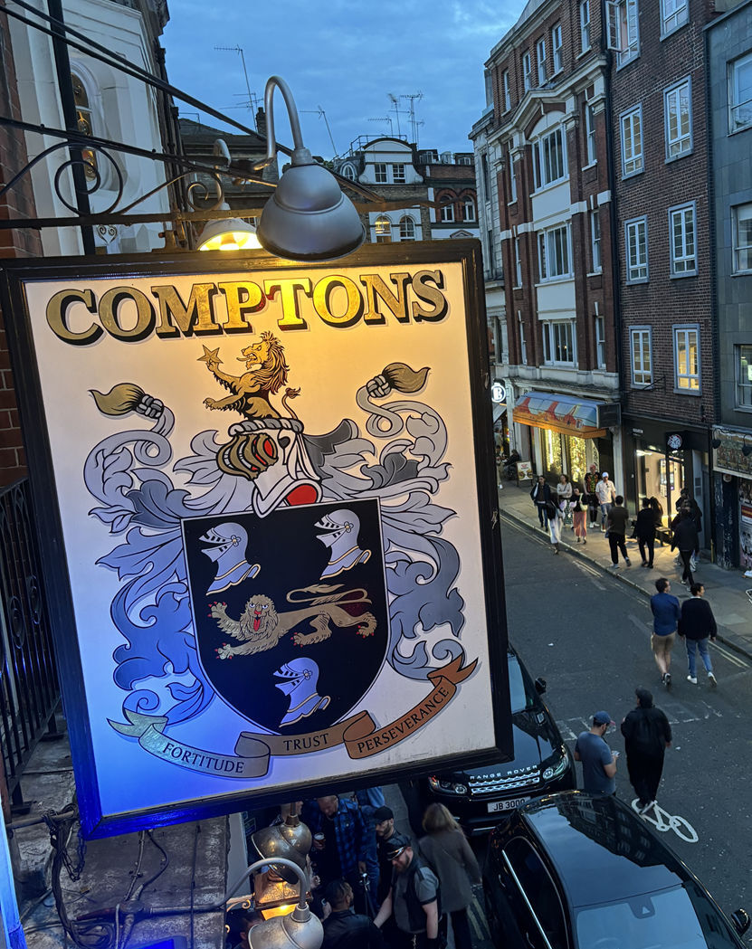 Comptons gay pub in Soho